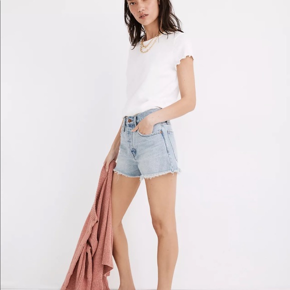 Madewell Relaxed Denim Shorts in Cedarcroft Wash - Picture 3 of 14